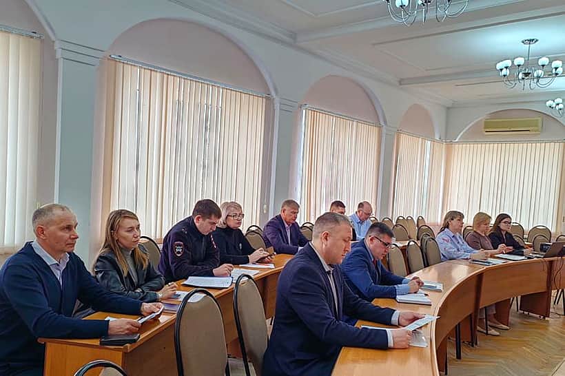 О ликвидации очагов аварийности на автомобильных дорогах Новочебоксарска обсудили на заседании межведомственной комиссии.