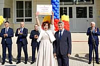 В День знаний Глава Чувашии открыл три новые школы в Чебоксарах, Новочебоксарске и в поселке Кугеси. (фото №12).