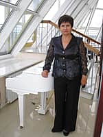 Два преподавателя Детской музыкальной школы Новочебоксарска стали победителями конкурса «Премия лучшим преподавателям детских школ искусств, училищ и вузов» (фото №2).