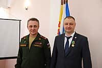 Главу Новочебоксарска наградили медалью "За содействие СВО" (фото №2).