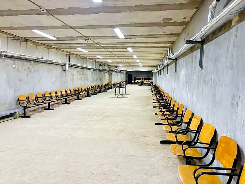 Глава города проинспектировал подвалы и эвакуационные выходы в образовательных учреждениях.