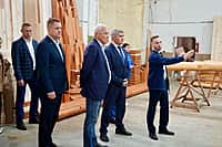 Олег Николаев посетил производственные площадки двух предприятий малого бизнеса Новочебоксарска: завод «Агромаш» и «Авиатор». (фото №4).