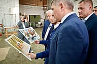 Олег Николаев посетил производственные площадки двух предприятий малого бизнеса Новочебоксарска: завод «Агромаш» и «Авиатор». (фото №5).