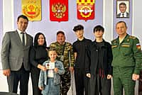 Приобрела на собственные средства автомобиль и передала его на передовую (фото №1).