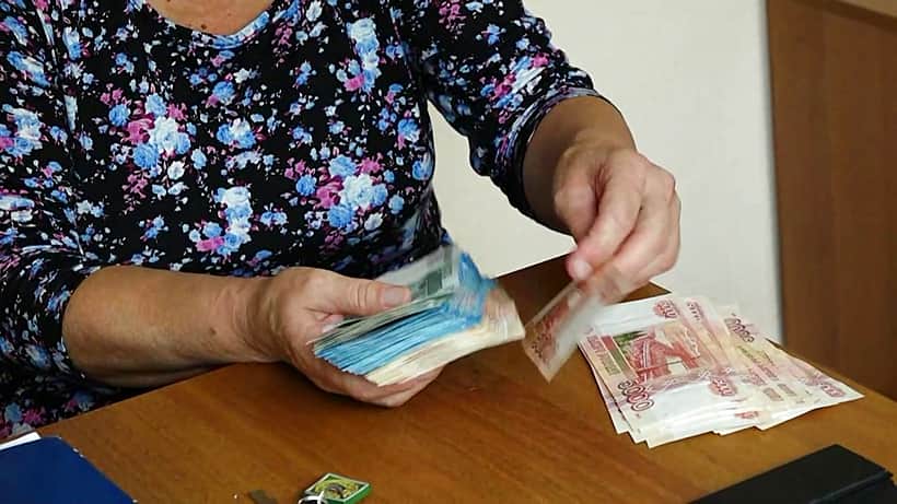 Алатырская пенсионерка передала мошенникам сбережения на сумму порядка 10 миллионов рублей.