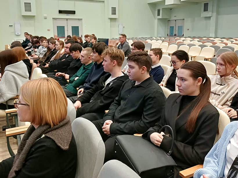 В Новочебоксарске состоялась встреча представителей Московского университета «Синергия» с выпускниками 11-х классов.