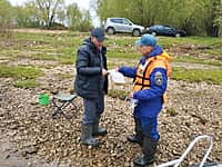 Спасатели, инспекторы ГИМС, полиция, сотрудники рыбнадзора и  продолжают патрулирование реки Волга (фото №5).