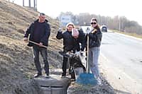 В Новочебоксарске провели субботник на Верхней набережной (фото №8).