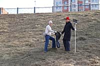 В Новочебоксарске провели субботник на Верхней набережной (фото №9).