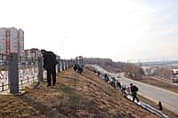 В Новочебоксарске провели субботник на Верхней набережной (фото №5).