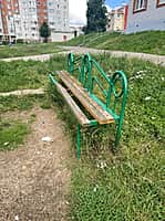 Прокуратура Новочебоксарска проверила детскую площадку во дворе дома на улице Южной и выявила множество дефектов, которые создают прямую угрозу здоровью детей (фото №1).