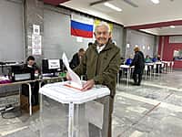 96‑летний ветеран одним из первых пришёл на участок в Новочебоксарске.