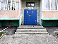 Подъезд № 2 -​ многоквартирный жилой дом. 12 августа 2021 (чт).