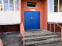 Подъезд № 5 -​ многоквартирный жилой дом. 12 августа 2021 (чт).