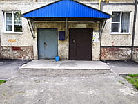 Подъезд № 6 -​ многоквартирный жилой дом. 12 августа 2021 (чт).