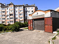 Многоквартирный жилой дом. 19 августа 2021 (чт).