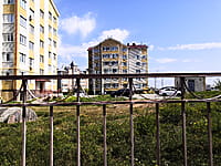 Многоквартирный жилой дом. 19 августа 2021 (чт).