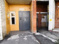Многоквартирный жилой дом. 19 августа 2021 (чт).